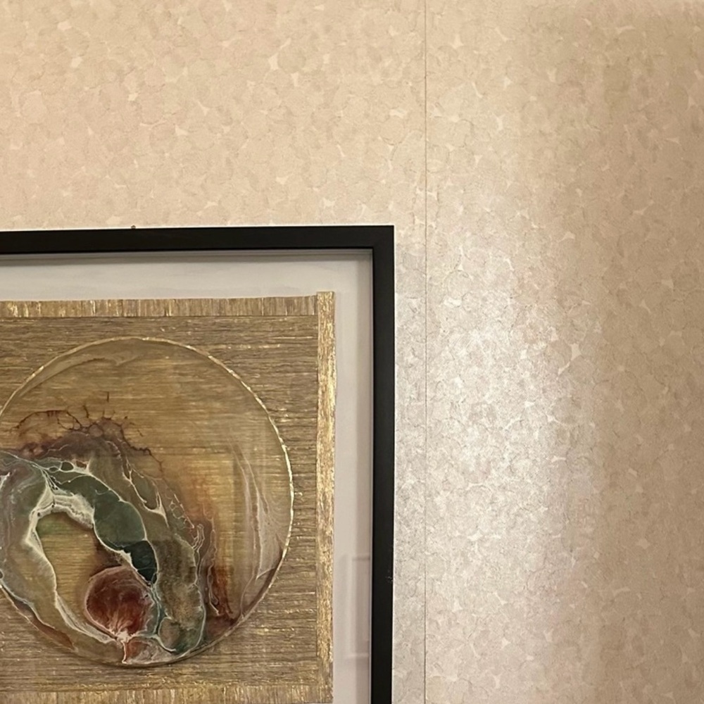 1 Roll Candice Olson, York Wallpaper CN2111
Modern Artisian Nova Pearl. New